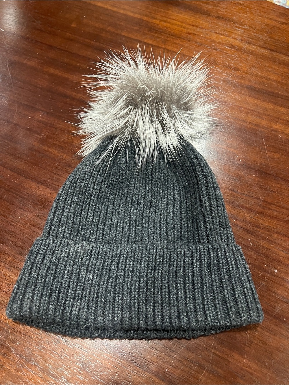 Black Knit Pom Pom Beanie with Fox  Fur. CASHMERE blend.